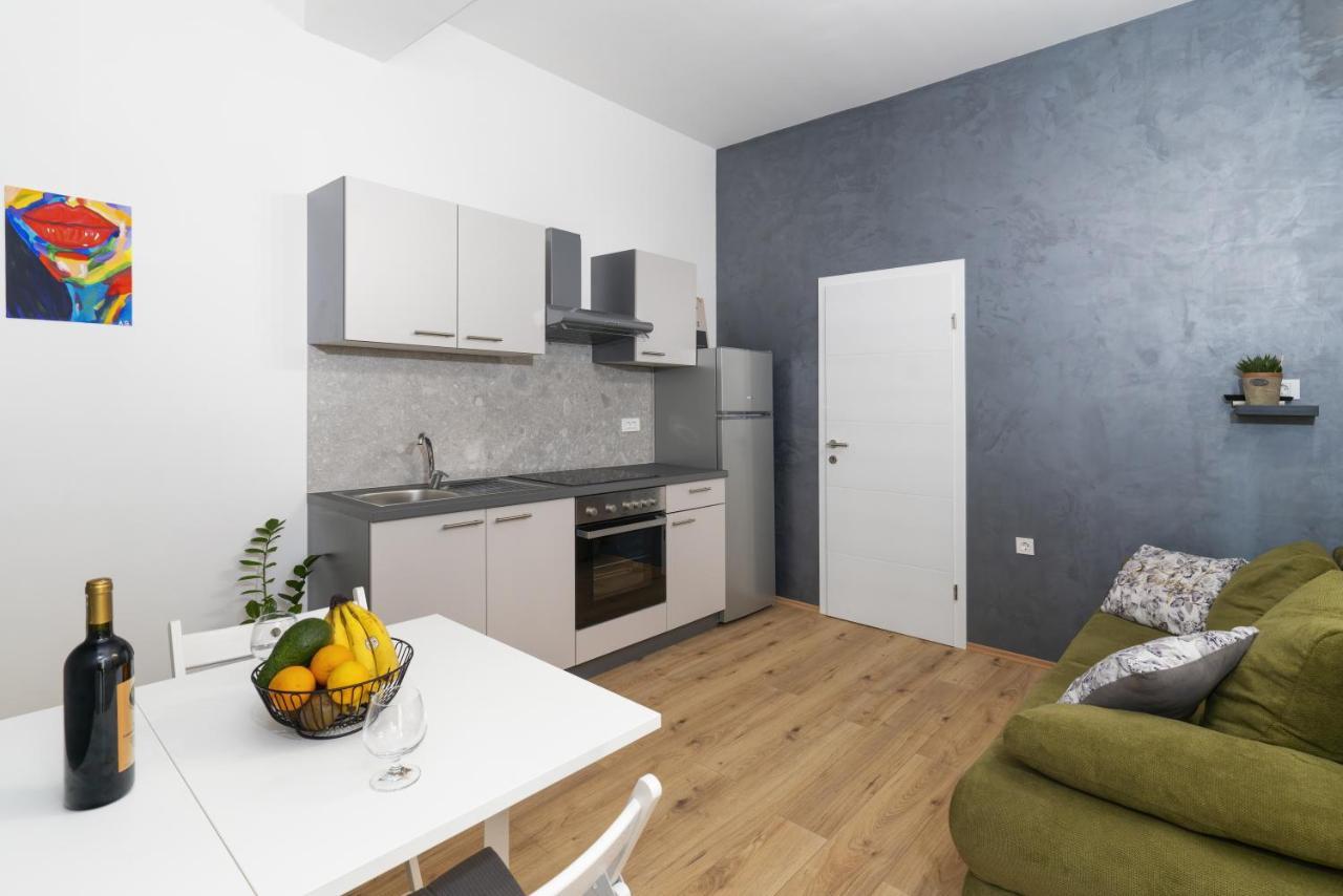 Stunning Apartment In Quiet Street Near Center With Free Parking 4 Floor ริเยกา ภายนอก รูปภาพ